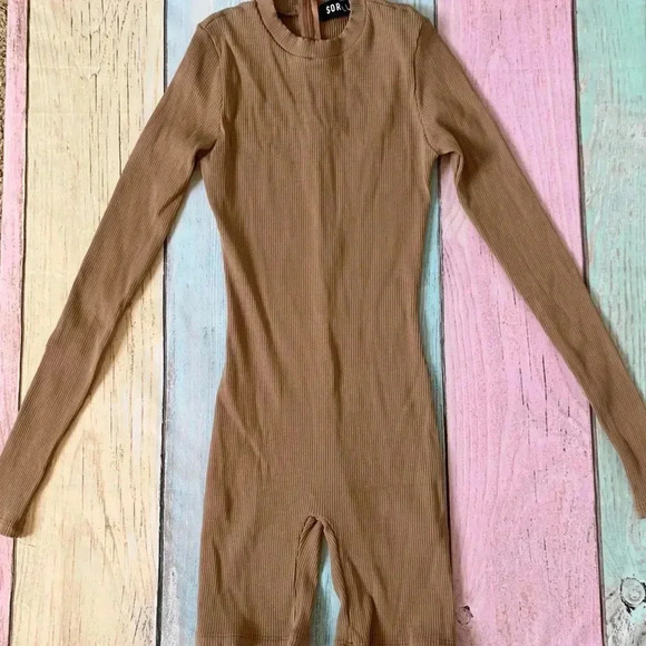 Sorella long sleeve shorts bodysuit romper - Picture 2 of 10
